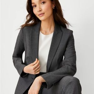 ANN TAYLOR, Sleek grey suit jacket,size 0P petite Never Worn